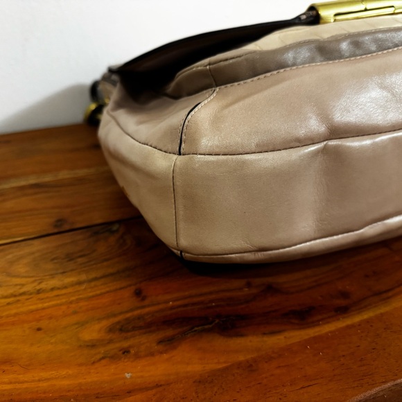 Coach - Picture 9 of 16